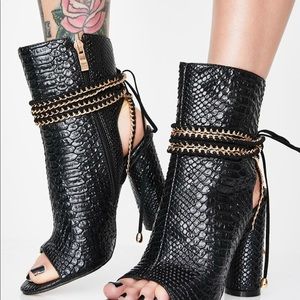 AZALEA WANG black faux leather snake booties sz7.5